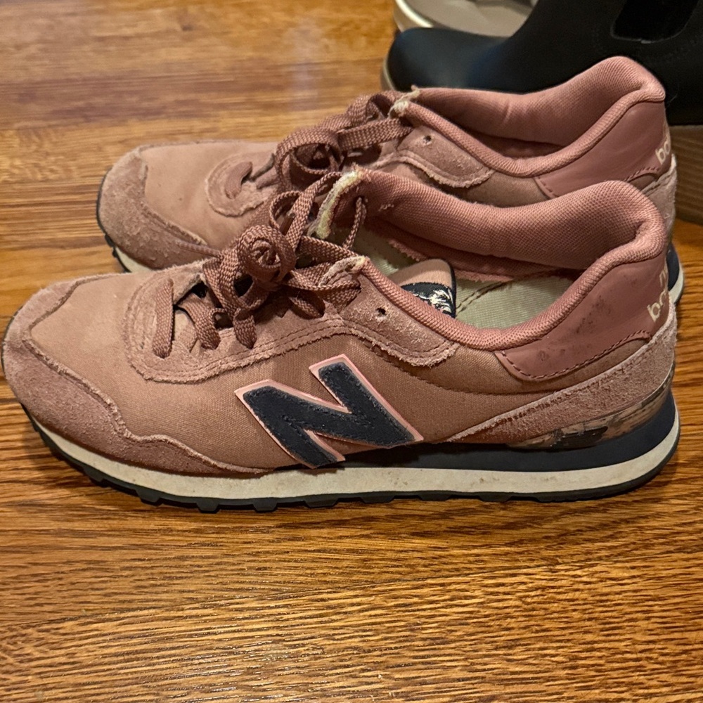 New Balance Dusty Rose Sneakers